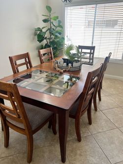 Dinning room table