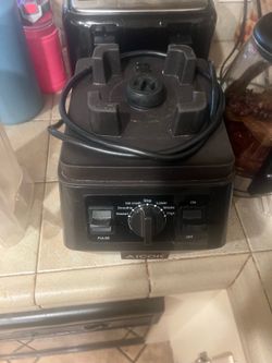 Selling this blender