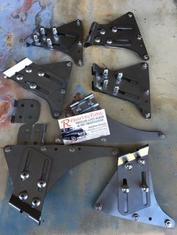 Dietrich sun visor center bracket