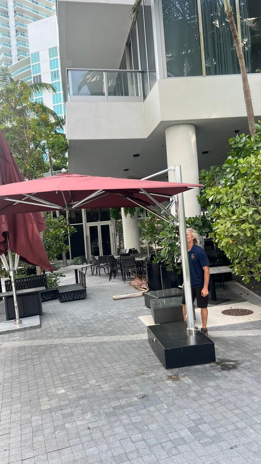 Tuuci Umbrella 12x12 Cantilever