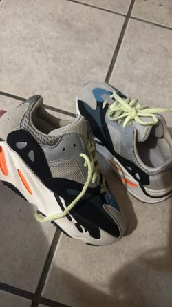 Yeezy boost 700