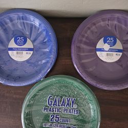 10 1/2 plastic Coated dinner plates By SOLO, new sealed, 25 plate count 2.00 ea these colors