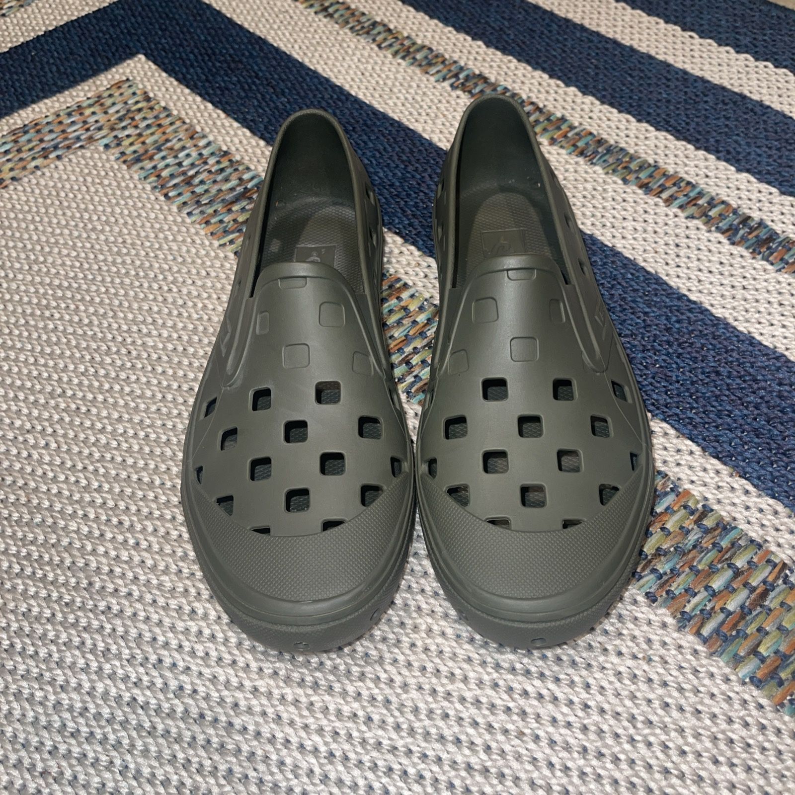 VANS Trek Olive Green Size 9
