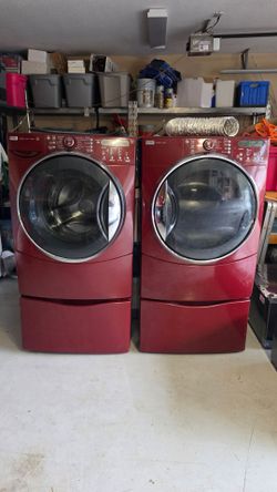 Kenmore Elite HE5t Washer & Dryer + Matching Pedestals – Red