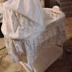 Delta Children's Bassinet