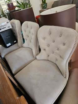 3 pc counter chairs in perfect condition