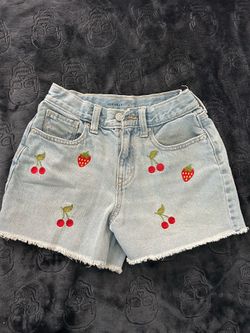 Girl short size 12