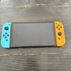 NINTENDO SWITCH OLED 