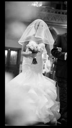 BEUTIFUL Justin Alexander Wedding Dress!!
