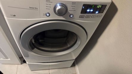 LG DRYER WITH PEDESTAL