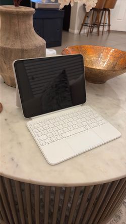 IPAD with Magic Keyboard