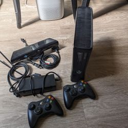 Xbox 360 Kinect Sensor Wireless Controllers & Games