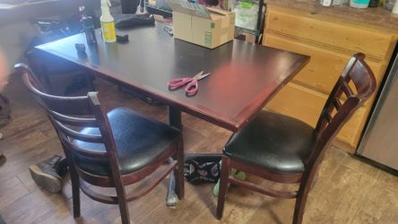 Restaurant style table with 3 chairs