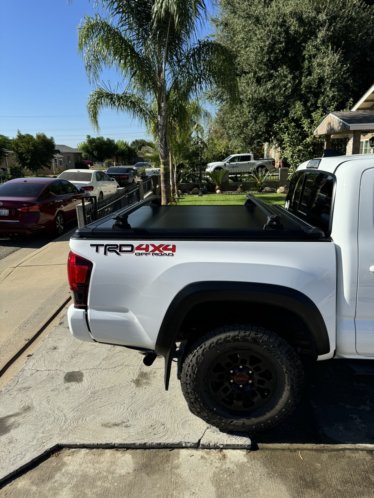 UNDERCOVER RIDGELANDER TOYOTA TACOMA 5' TONNEAU COVER W/ RHINO-RACK