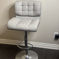 Bar stool