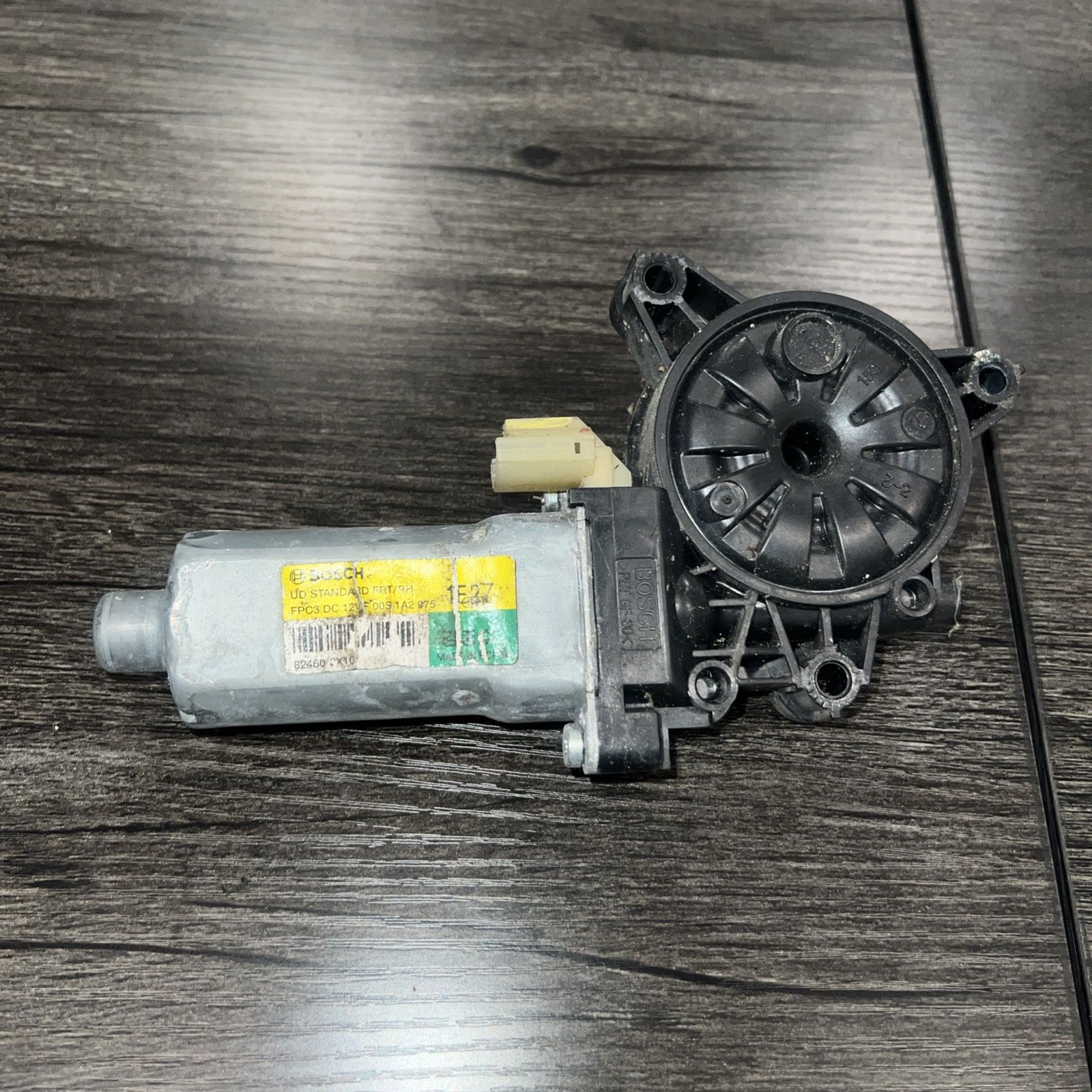 2011 2013  Hyundai Elantra Front Right Power Window Motor OEM 82460-3X100