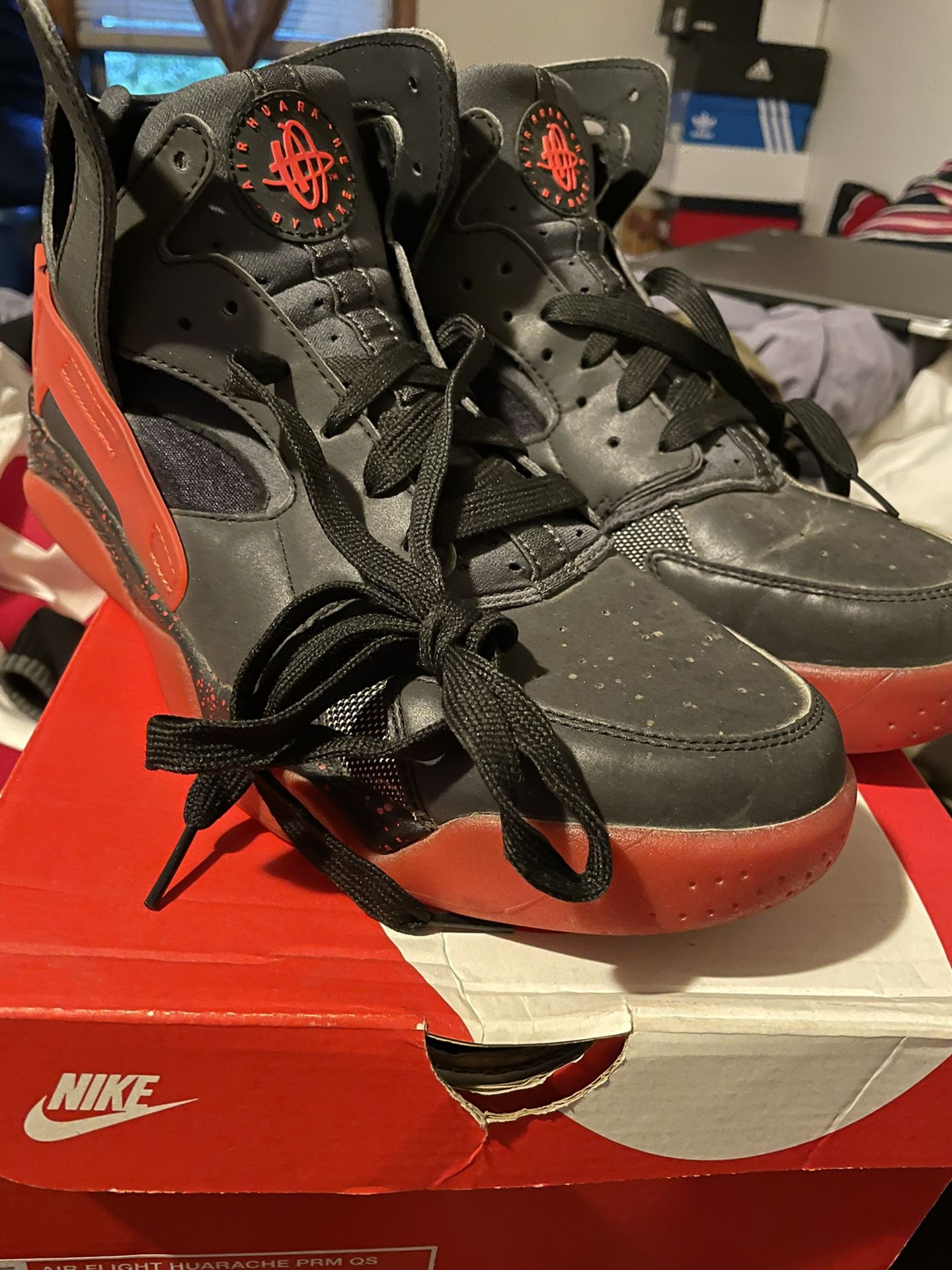 Air Flight Huarache Love Hate/ Black Red/ Bred/ Men Size 10