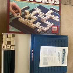 1997 MILTON BRADLEY UPWORDS 3-DIMENSIONAL BOARD GAME ‎