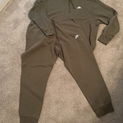 Nike Sweat Suit