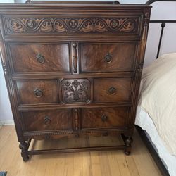 Antique Tall Boy Dresser In Excellent Condition 