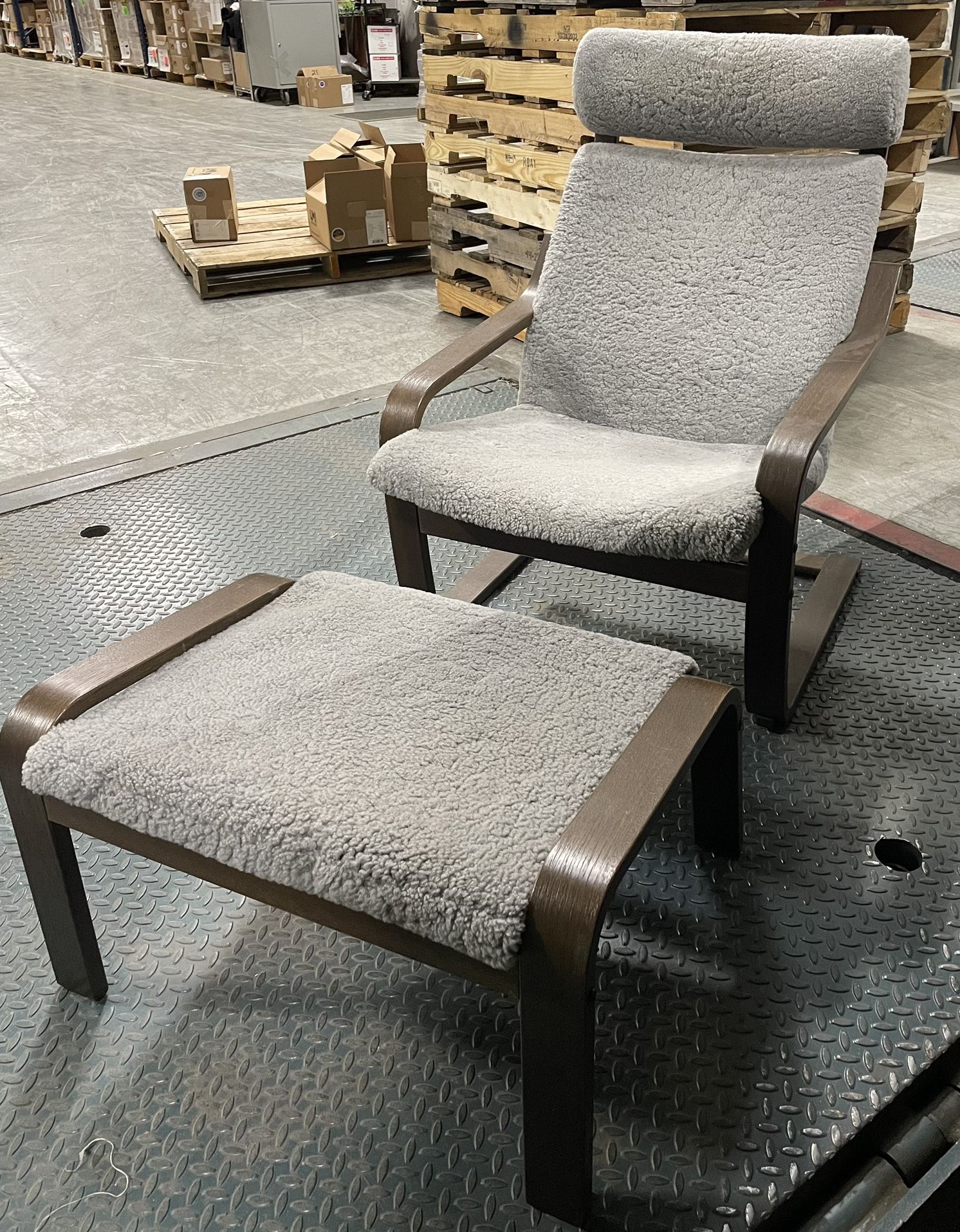 Arm Chair With Ottoman 