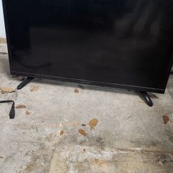 40 IN TV Roku TCL