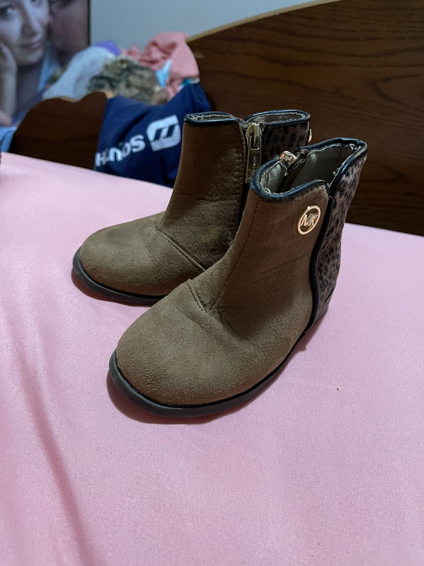 Michael Kors Girl Toddler Shoes Size 5