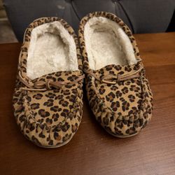 Women’s Slippers 