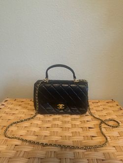 Black hand bag