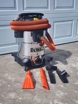 DeWalt Stainless Steel 10gal Wet/Dry ShopVac with Attachments