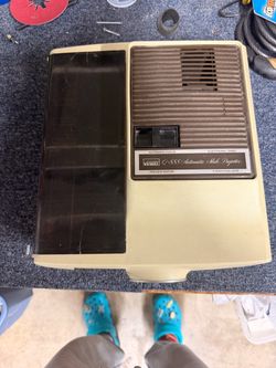 Vintage Montgomery Ward Q-888 35mm. Fully Automatic Slide Projector