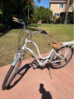 Bike Townie 21” in like new condition