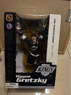 Limited Edition 2004 McFarlane NHL Wayne Gretzky #99 Los Angeles Kings 12 inch.