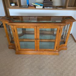 Pulaski Lighted Curio Cabinet Model 457 3 04245