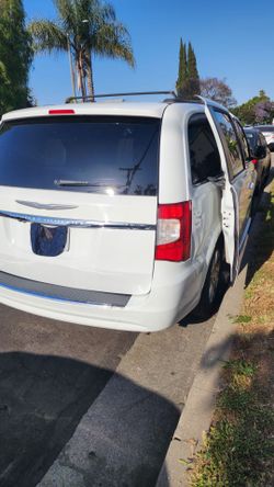 2016 town and country chysler