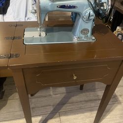 Sewing Machine Fleetwood vintage 