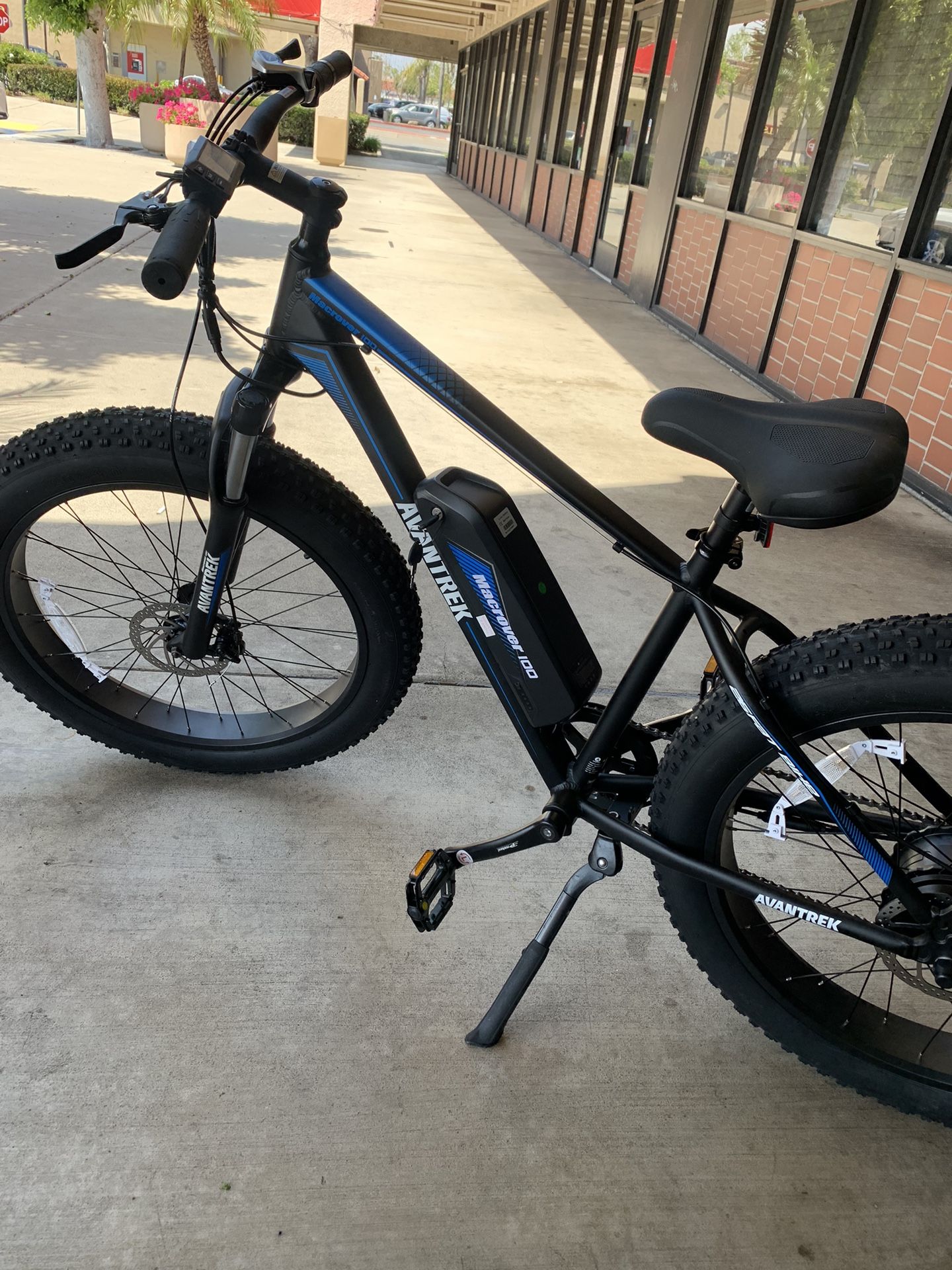 Avantrek Macrover 100 26” Fat Tires Mountain Electric Bike for Sale in
