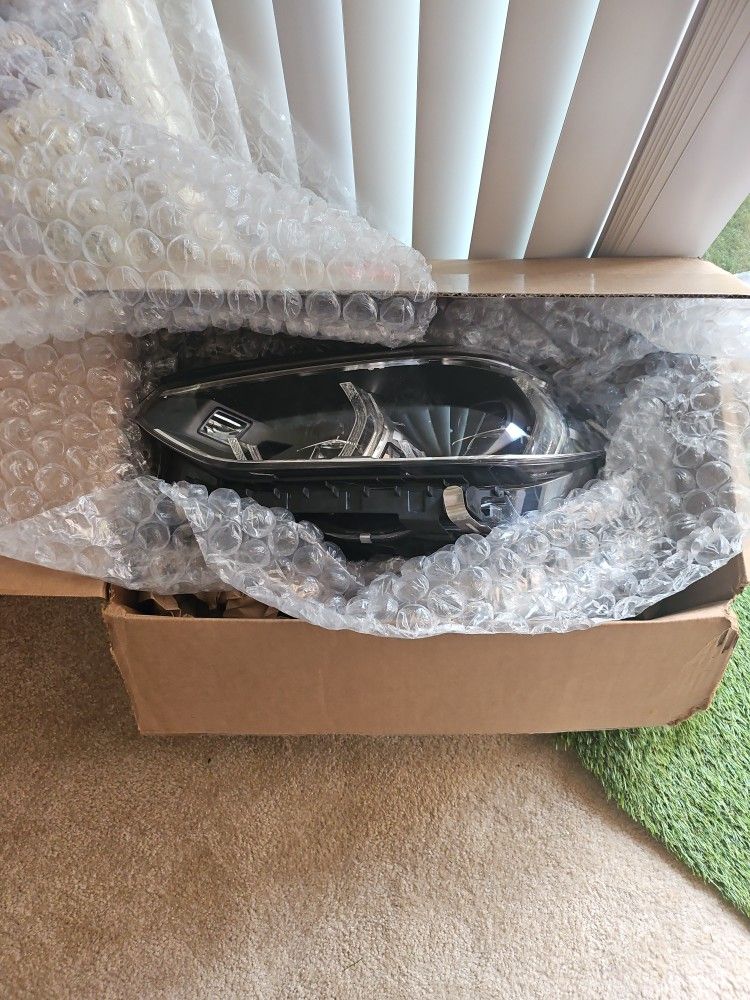 BMW X3 Right Headlight