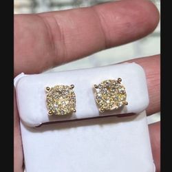 10k Diamond Earrings 