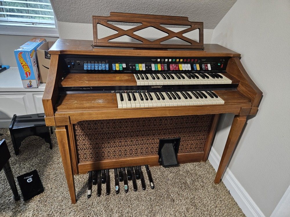 Lowrey Organ Free U Pick Up East Vancouver