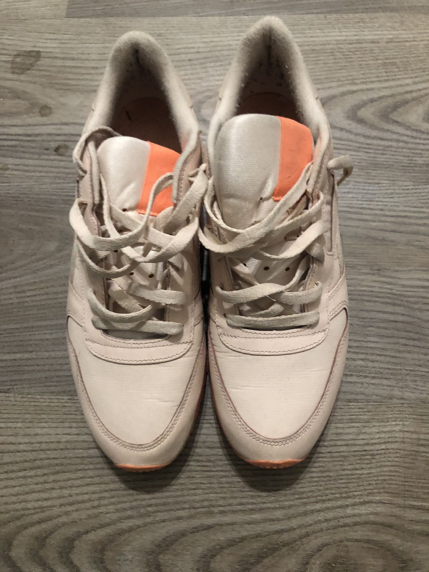 Reebok Sneakers