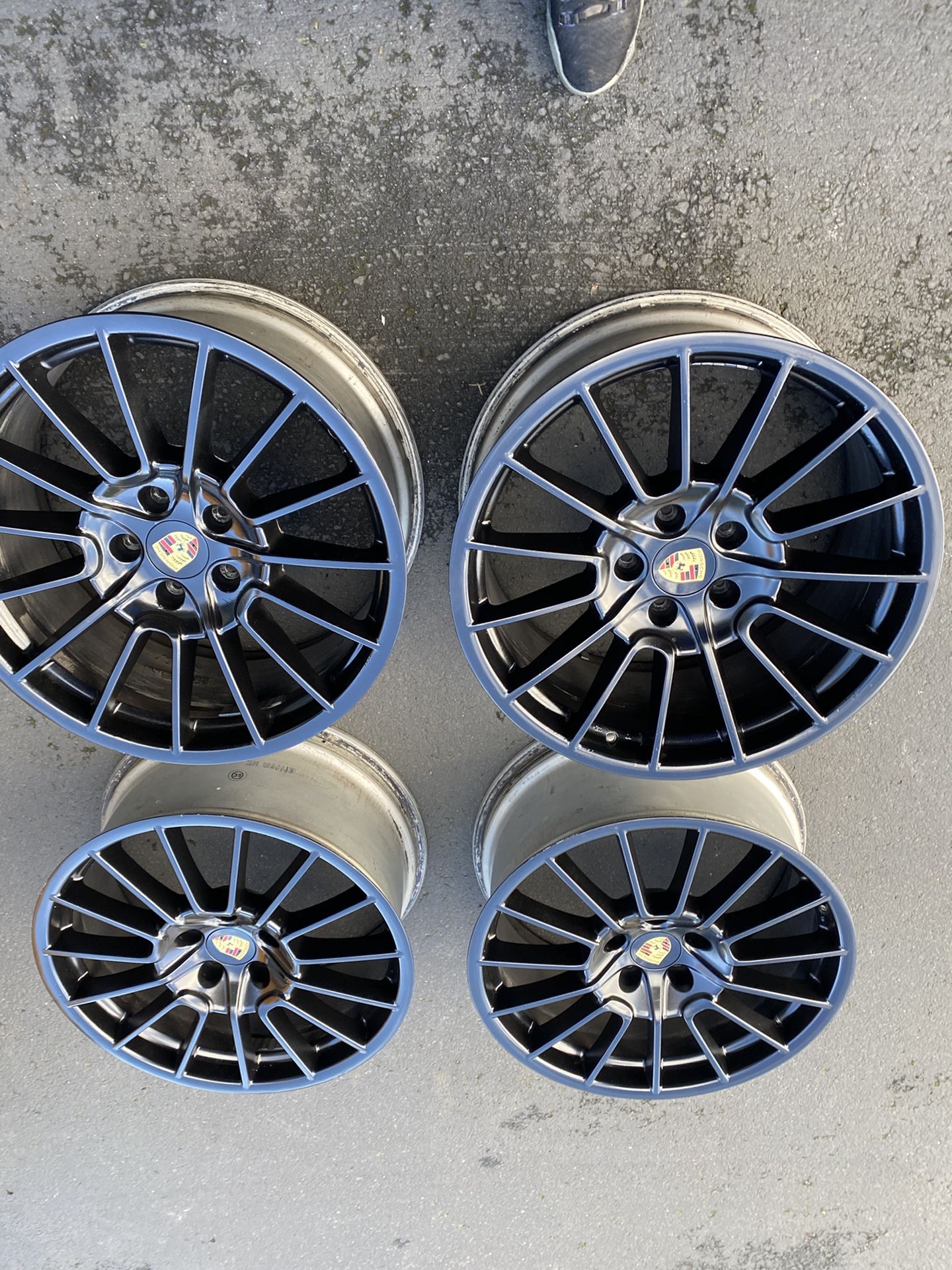 Porsche Cayenne oem wheels 21