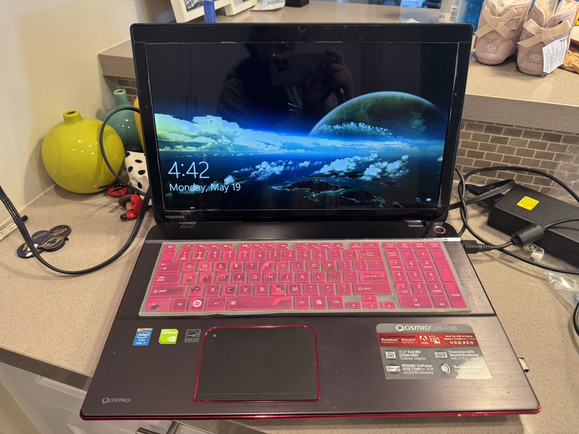 Toshiba Laptop 17”