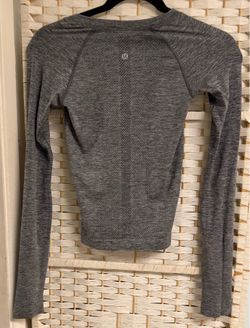 Lululemon Cropped Long Sleeves Shirts Size 2