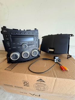 2009 Nissan 370Z OEM Radio w/ Climate Controls + Cubby (Mint Condition)