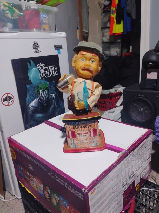 VINTAGE CHARLIE WEAVER BARTENDER TOY$50 Or Best Offer