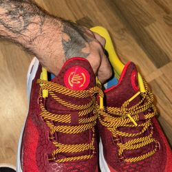 Curry’s Underarmour 11s Bruce Lee