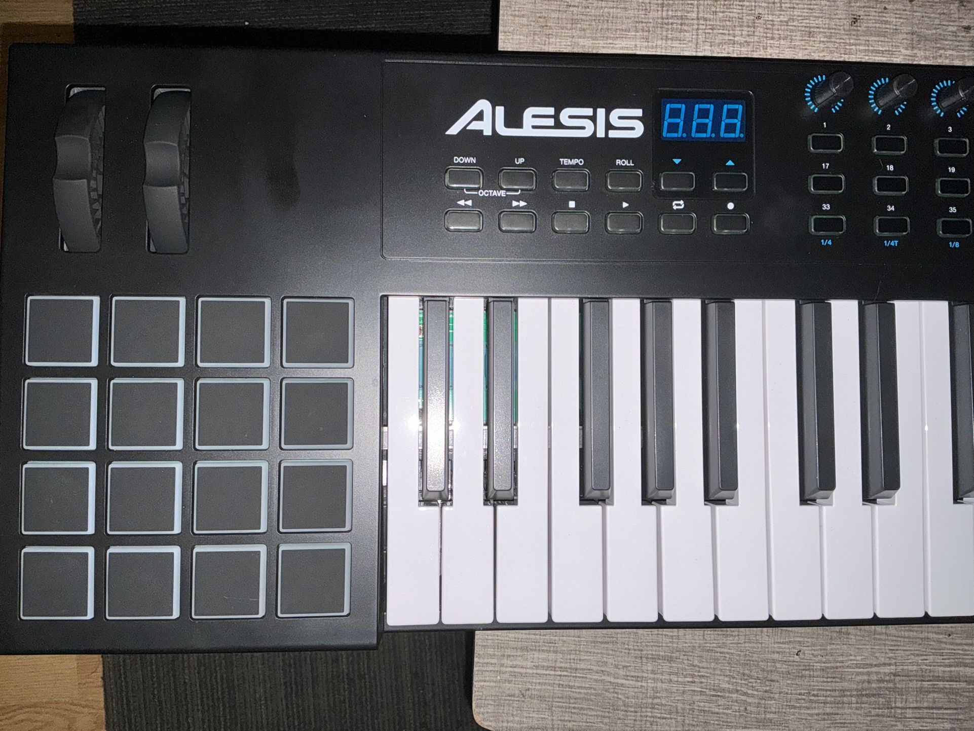 Alesis VI61 Advanced 61-key USB/MIDI Keyboard Controller