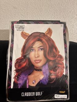 COSTUME