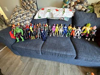 32 action figures.